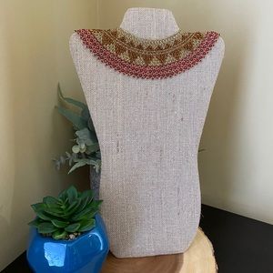 Handmade: Beaded Bib Collar Necklace